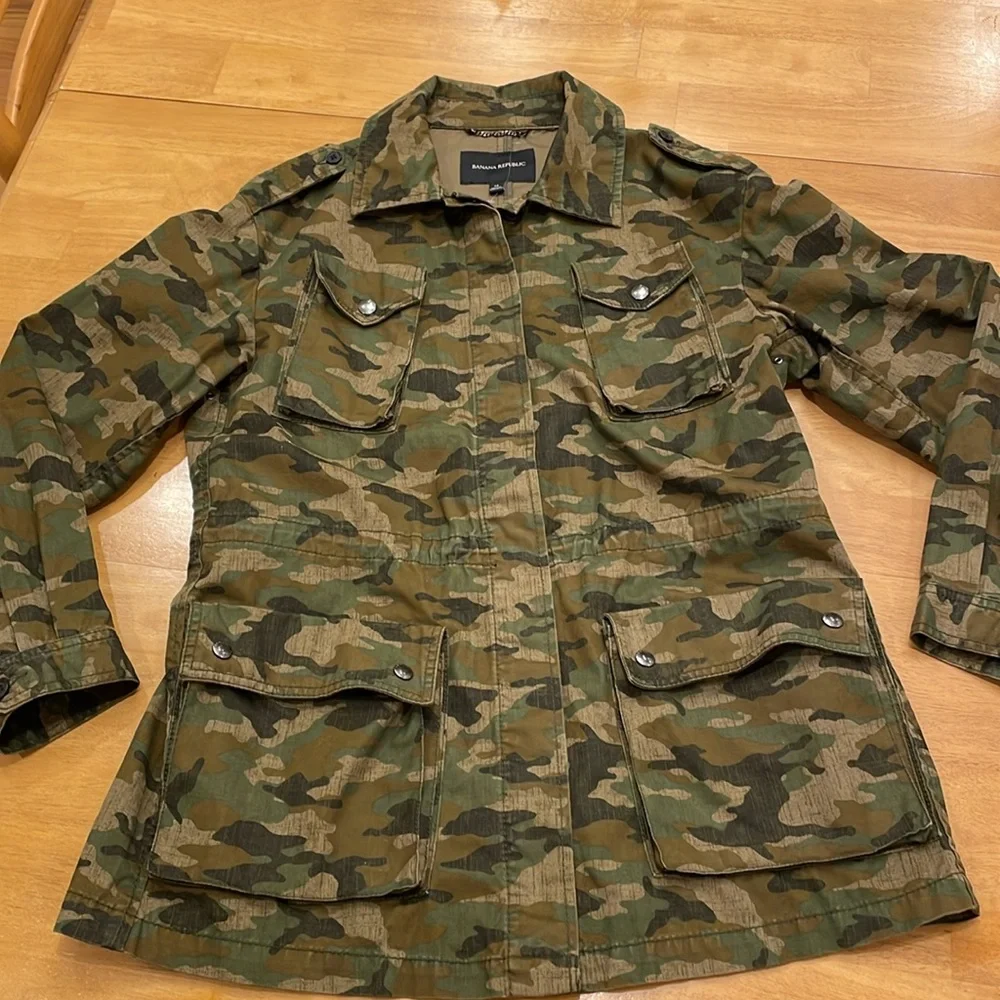 Banana Republic Men’s Army Camo 4 Pocket Jacket Medium Button Down Military Coat